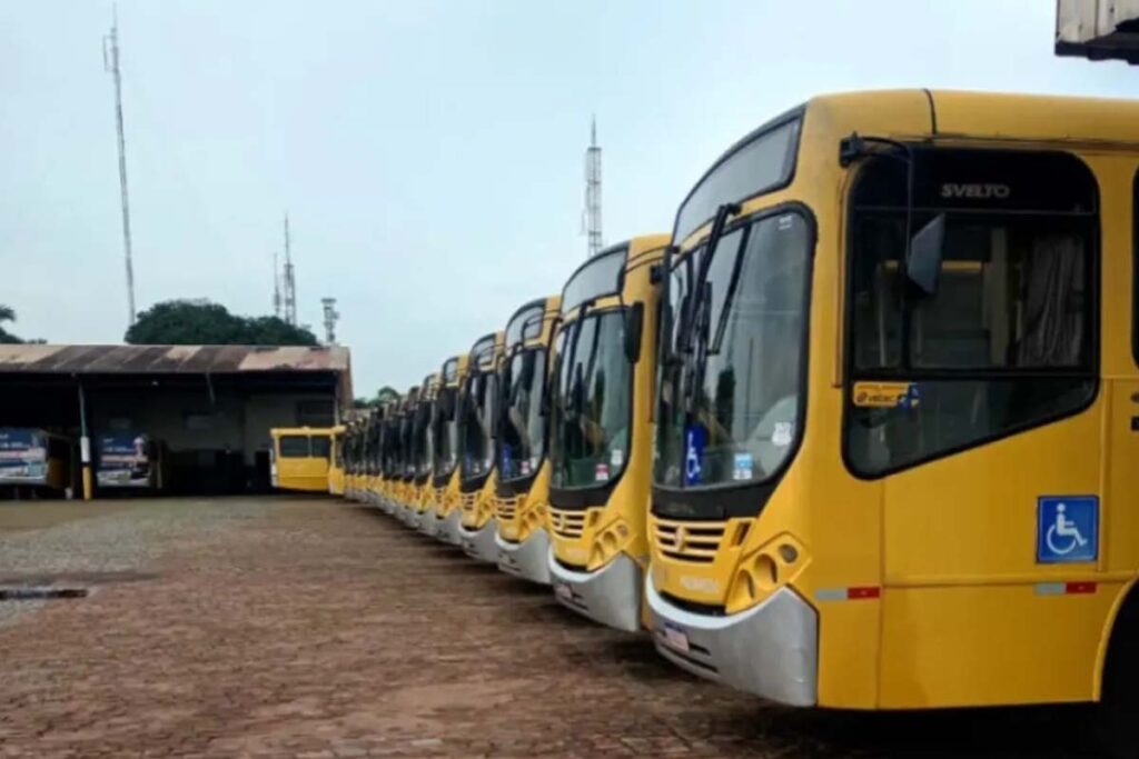 Paralisação do transporte coletivo em Araguaína completa dias e afeta milhares de usuários