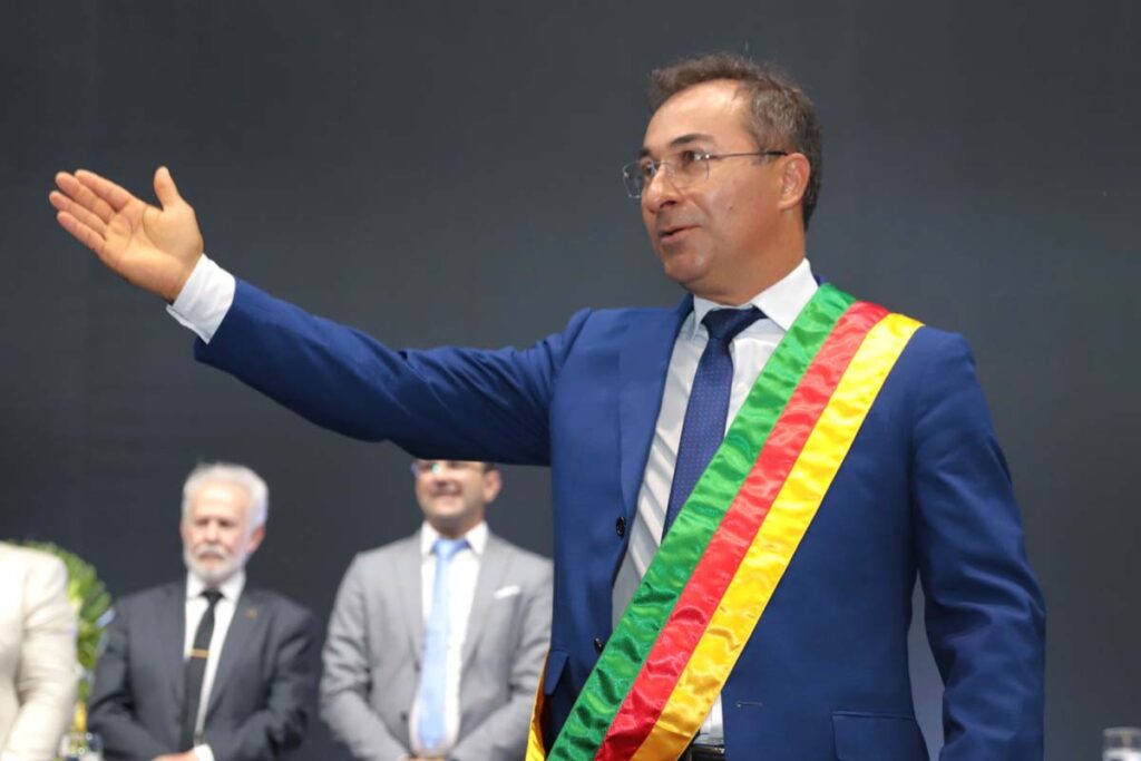 MPTO investiga contrato de R$ 11 milhões para enfeites em Araguaína; prefeito presta esclarecimentos