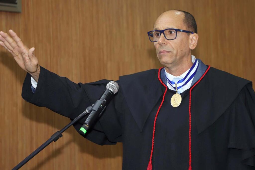 TCE do Tocantins celebra 37 anos com homenagens e posse do novo procurador-geral de Contas