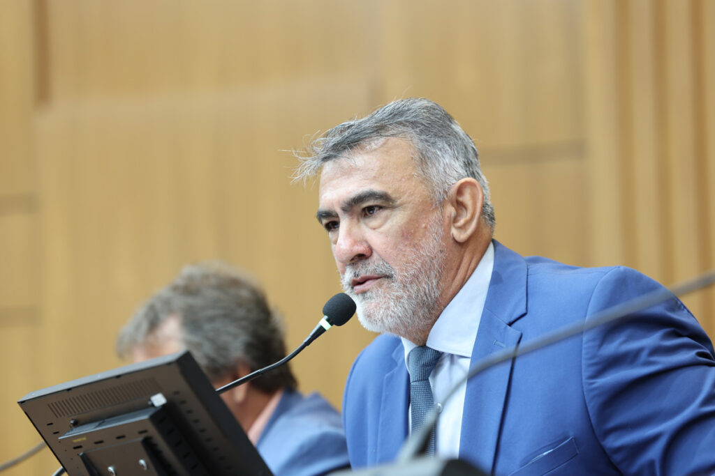 Amélio Cayres deixa o Republicanos e anuncia filiação ao MDB no Tocantins