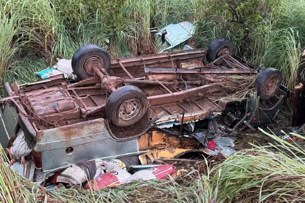 Idosa de 70 anos e homem de 43 morrem em capotamento no sul do Tocantins
