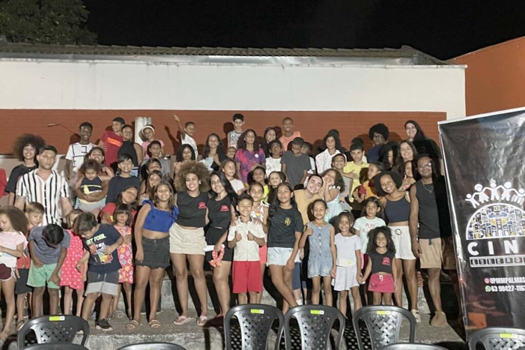 Projeto Cine Quebrada leva sessão gratuita de cinema a estudantes em Lajeado (TO)