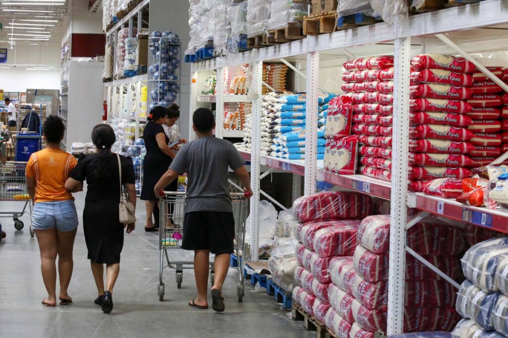 Tocantins lidera crescimento do varejo ampliado no Brasil com alta de 9,6%, aponta IBGE