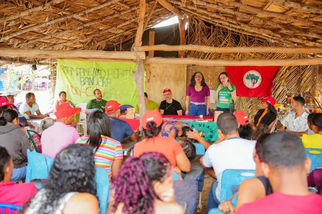 Justiça revoga reintegração de posse e impede despejo de famílias em Marianópolis