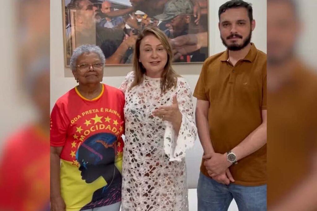 Kátia Abreu se filia ao PT no Tocantins e reforça base de Lula no estado Kátia Abreu se filia ao PT no Tocantins e reforça base de Lula no estado