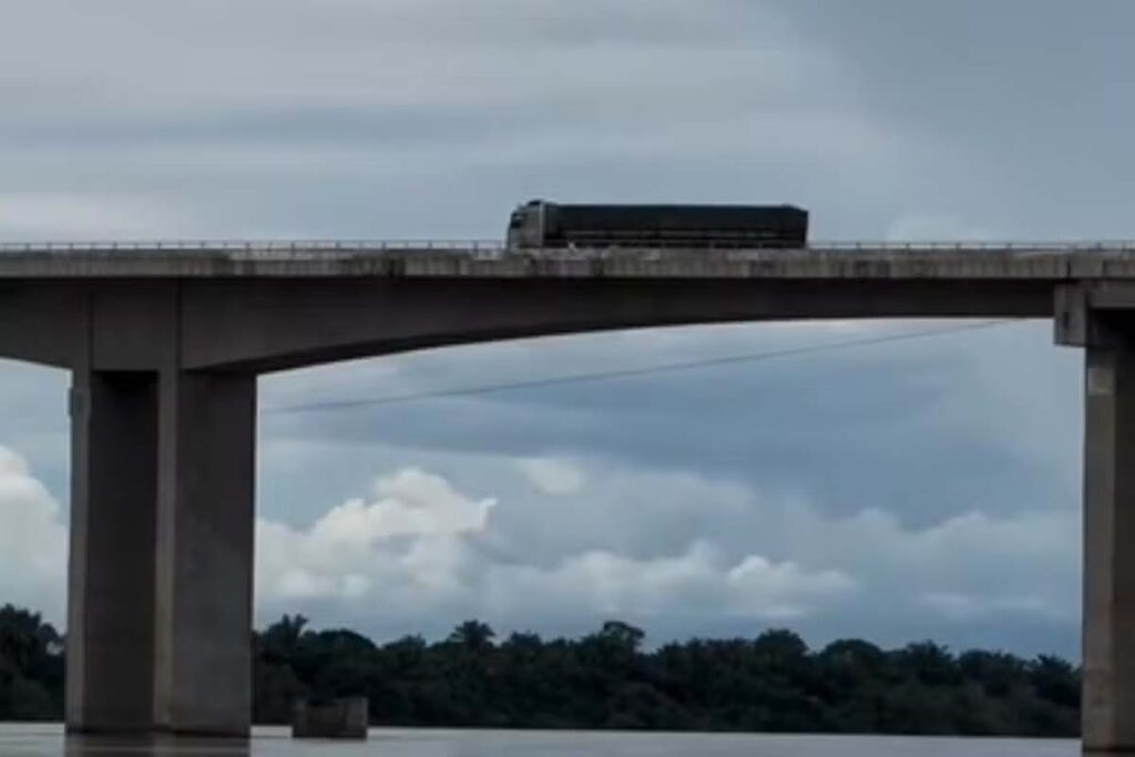 Ponte na BR-230 sobre o Rio Araguaia segue interditada e afeta tráfego entre Tocantins e Pará