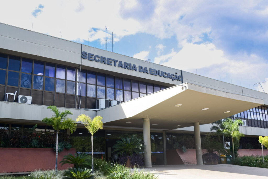 Tocantins autoriza pagamento de progressões para servidores da educação