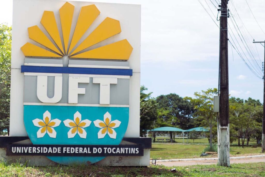UFT abre concurso público com 16 vagas e salários de até R$ 5,2 mil UFT abre concurso público com 16 vagas e salários de até R$ 5,2 mil