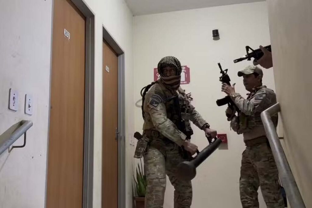 Operação Arsenal cumpre 15 mandados contra grupo suspeito de furtar e vender armas para facções no Tocantins Operação Arsenal cumpre mandados contra grupo suspeito de furtar e vender armas para facções